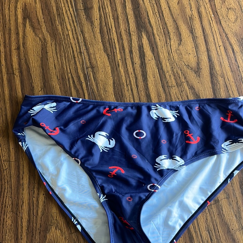 Ladies swimsuit bottom Size XL no name